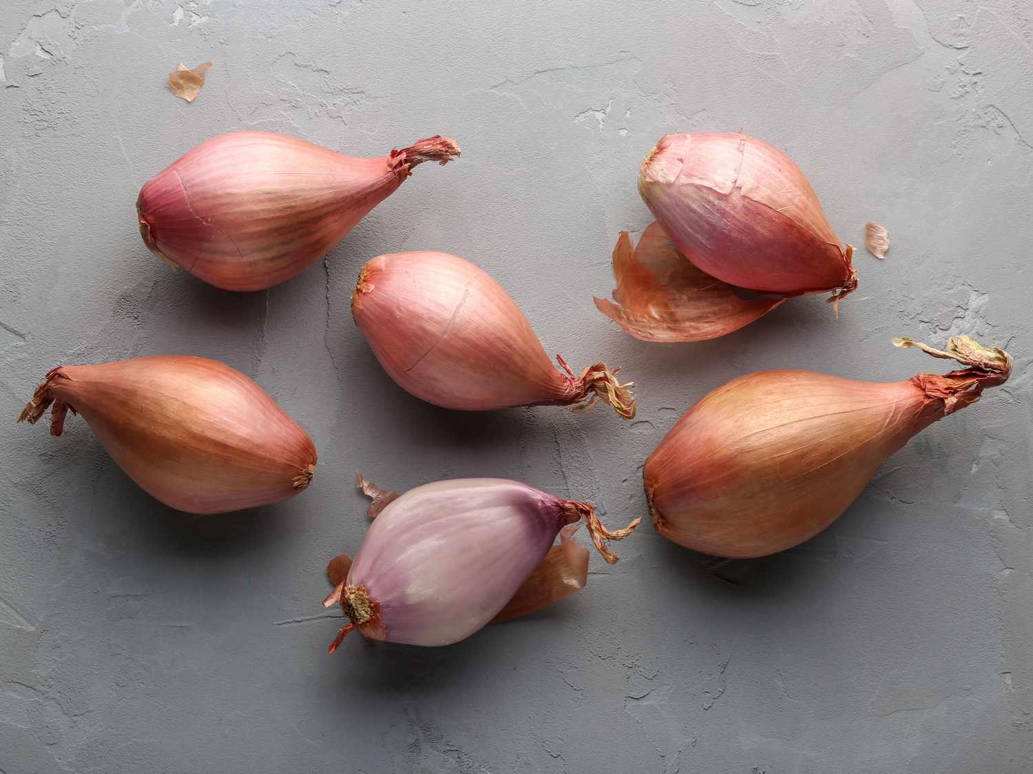 Garlic vs Shallots: Aromatic Bulbs Compared