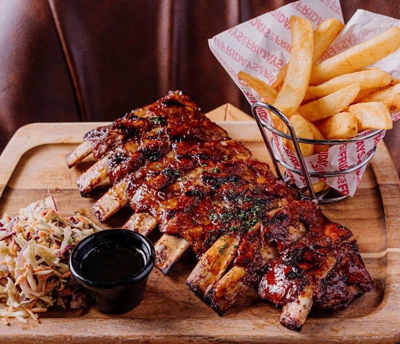 Beef vs Pork Ribs: Deciding the Meaty Battle